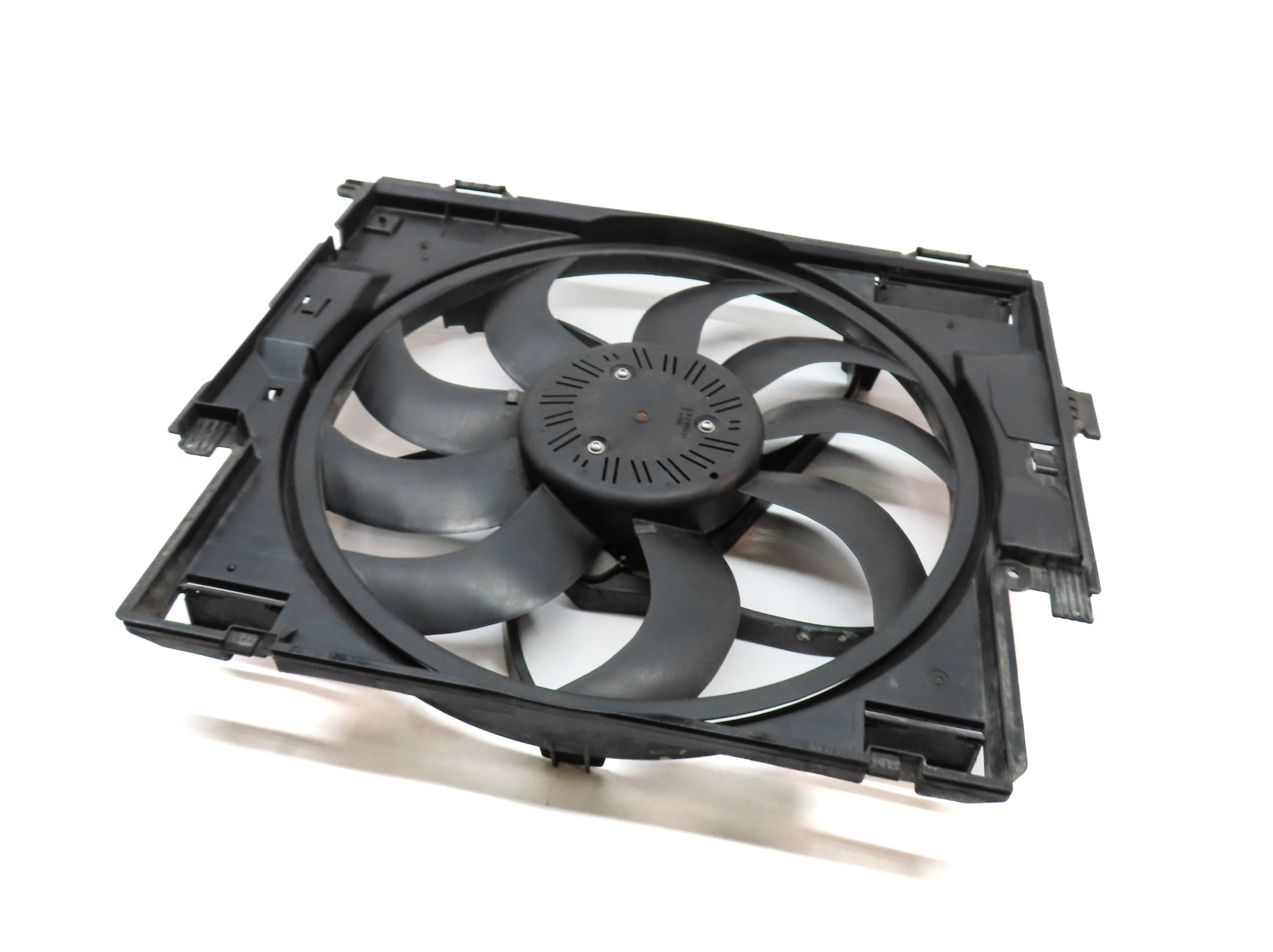 14-18 BMW 328i DIESEL 328iGT 335iGT (F30 F34) 600w RADIATOR COOLING FAN w/ MOTOR — exact item pictured